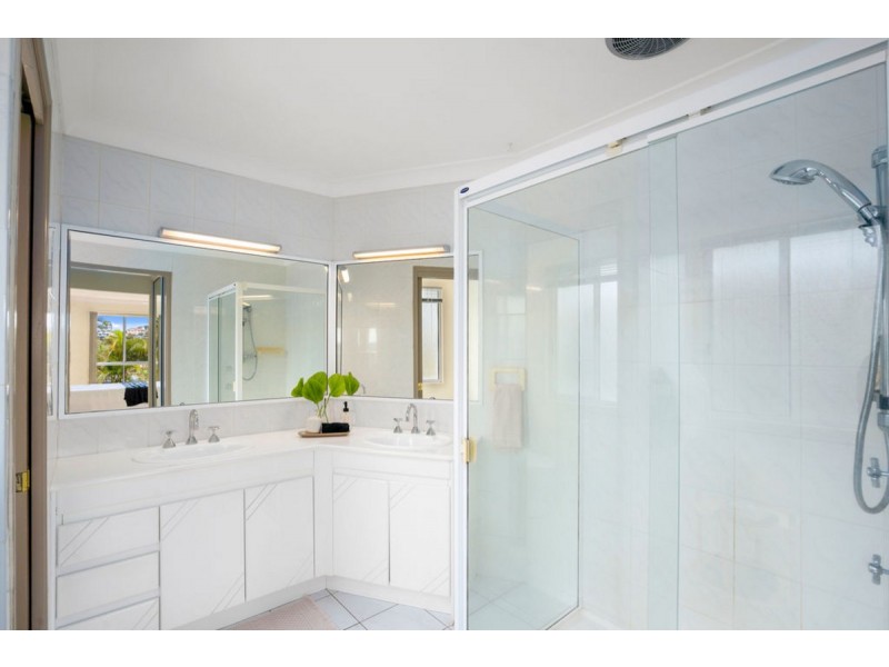 12 Nottingham Place, Highland Park QLD 4211