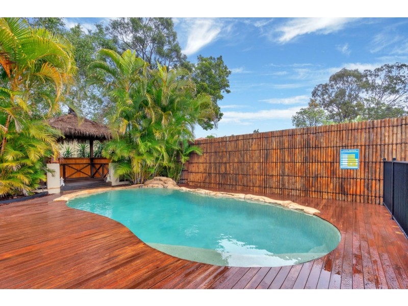 8 Levestam Court, Carrara QLD 4211