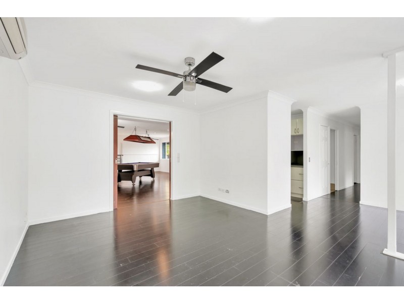 8 Levestam Court, Carrara QLD 4211