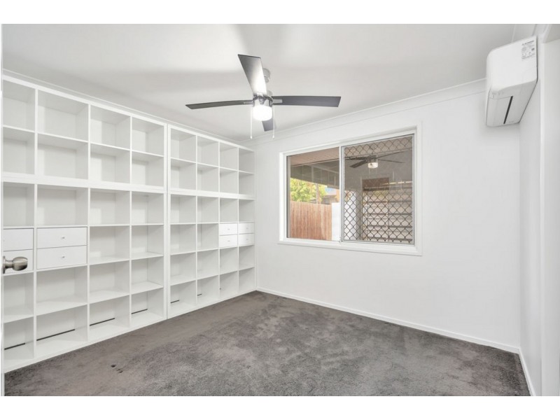 8 Levestam Court, Carrara QLD 4211