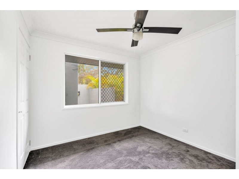 8 Levestam Court, Carrara QLD 4211