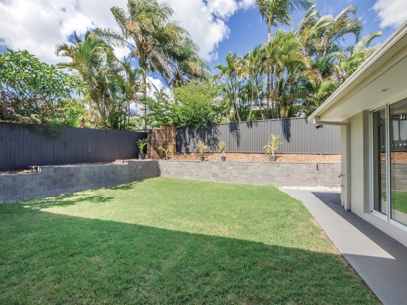 2 Woolmere Street, Carrara QLD 4211