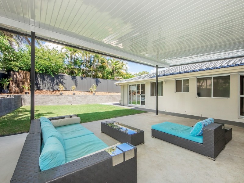 2 Woolmere Street, Carrara QLD 4211