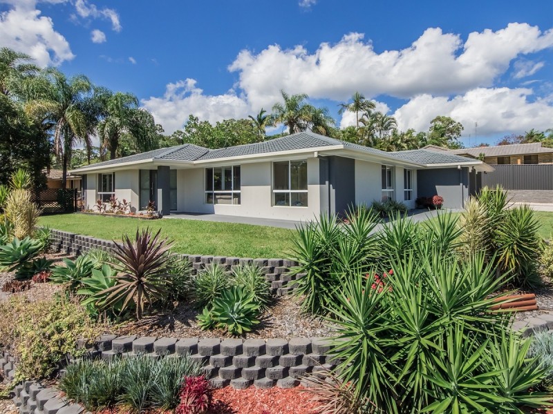 2 Woolmere Street, Carrara QLD 4211
