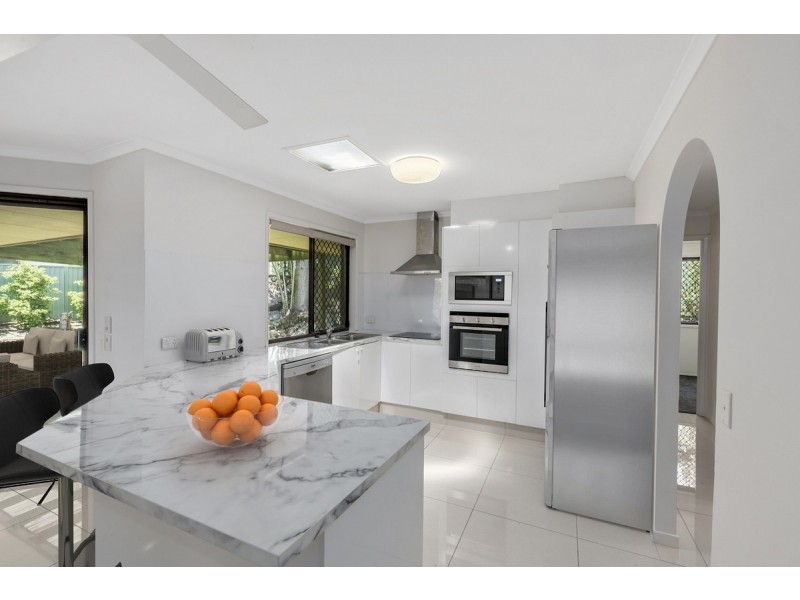 17 Richard Crescent, Highland Park QLD 4211