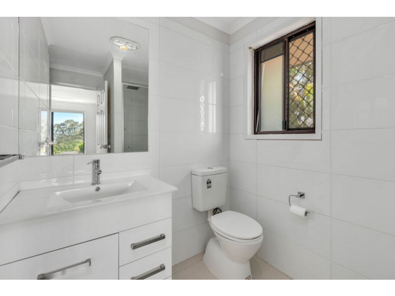 17 Richard Crescent, Highland Park QLD 4211