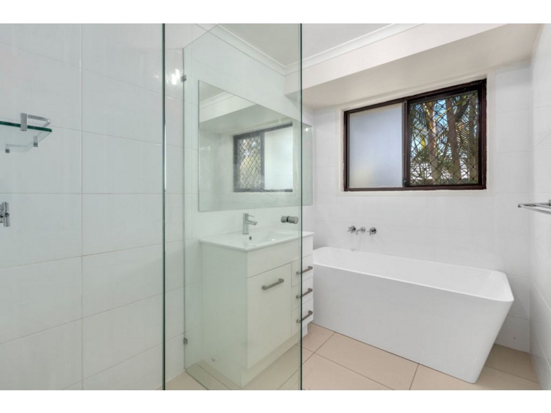 17 Richard Crescent, Highland Park QLD 4211