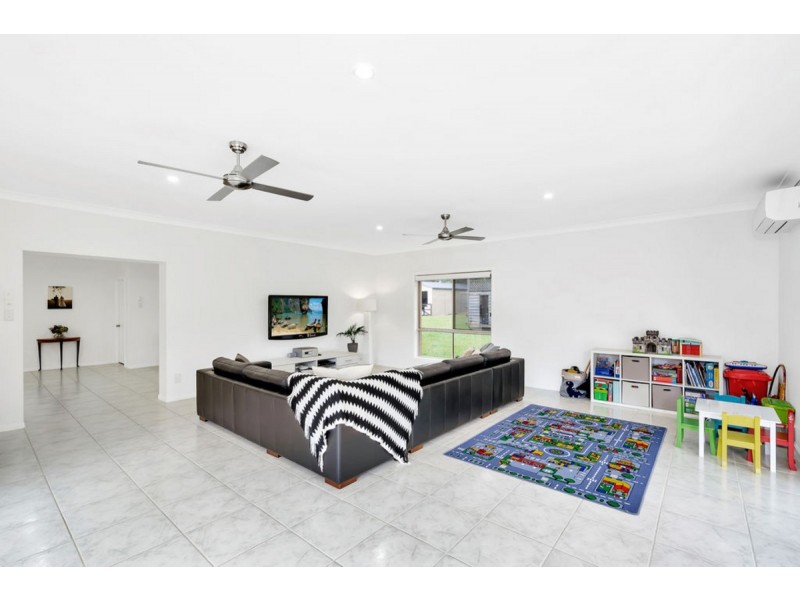 31-35 Country Crescent, Nerang QLD 4211