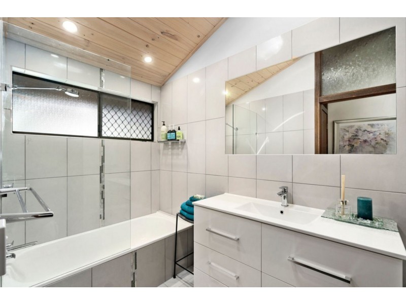 49 Arunta Drive, Mount Nathan QLD 4211
