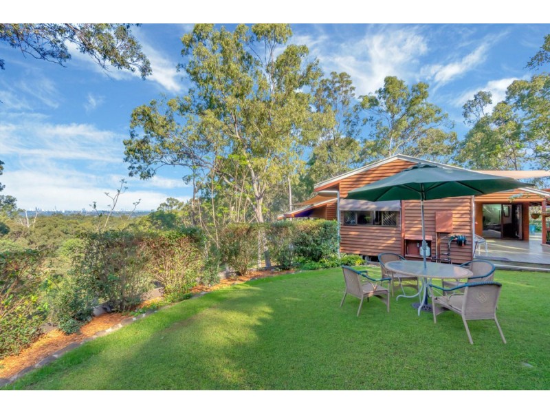49 Arunta Drive, Mount Nathan QLD 4211