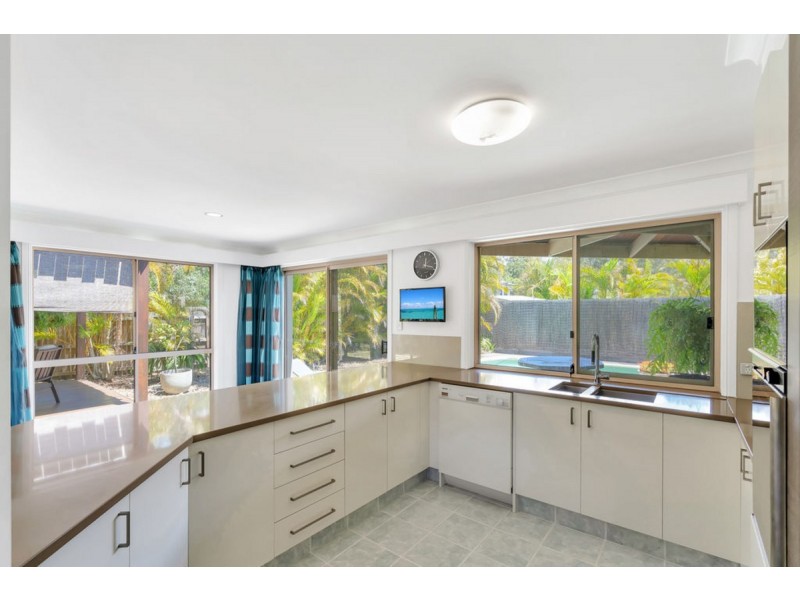 4 Navua Court, Pacific Pines QLD 4211