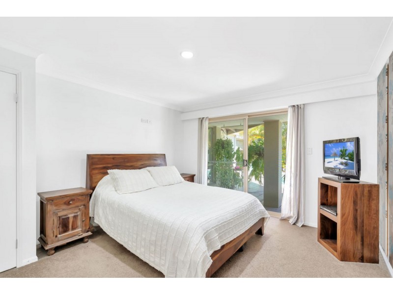 4 Navua Court, Pacific Pines QLD 4211