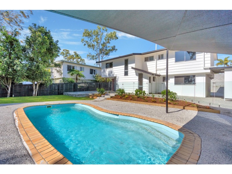 4 Lachlan Avenue, Molendinar QLD 4214