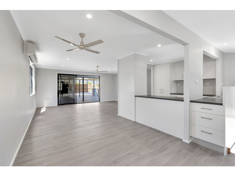4 Lachlan Avenue, Molendinar QLD 4214