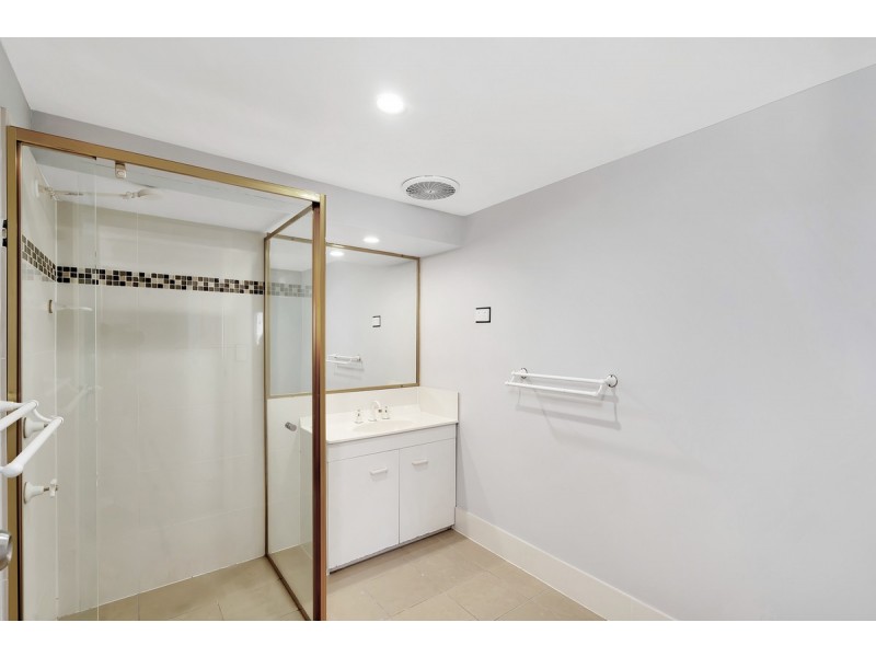 4 Lachlan Avenue, Molendinar QLD 4214