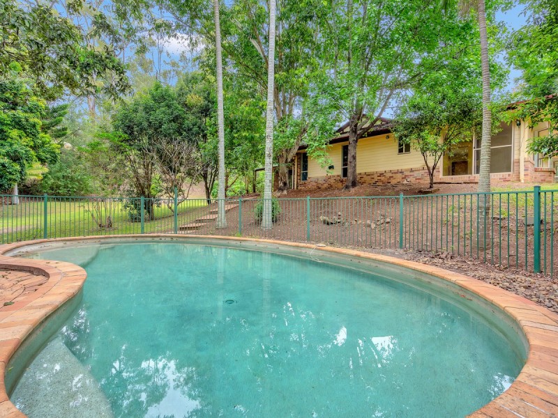 10 Tolhurst Court, Tallai QLD 4213