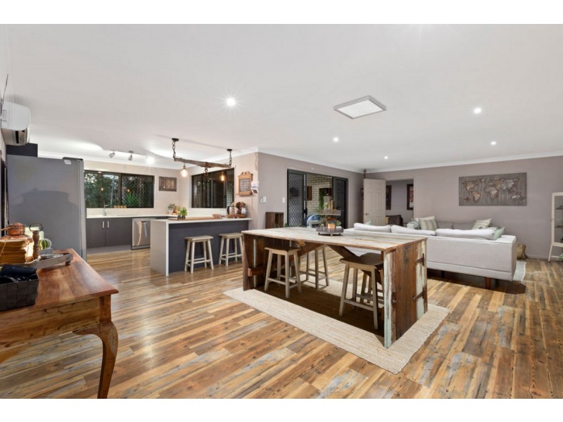 2 Crimson Rosella Close, Gilston QLD 4211