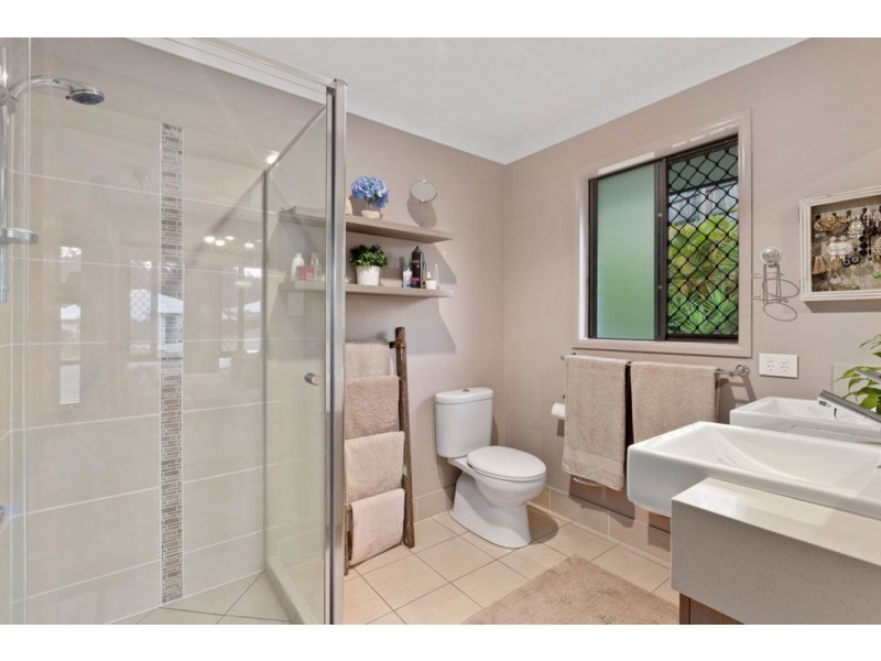 2 Crimson Rosella Close, Gilston QLD 4211