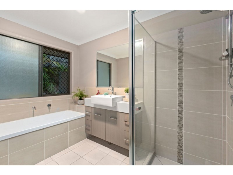 2 Crimson Rosella Close, Gilston QLD 4211