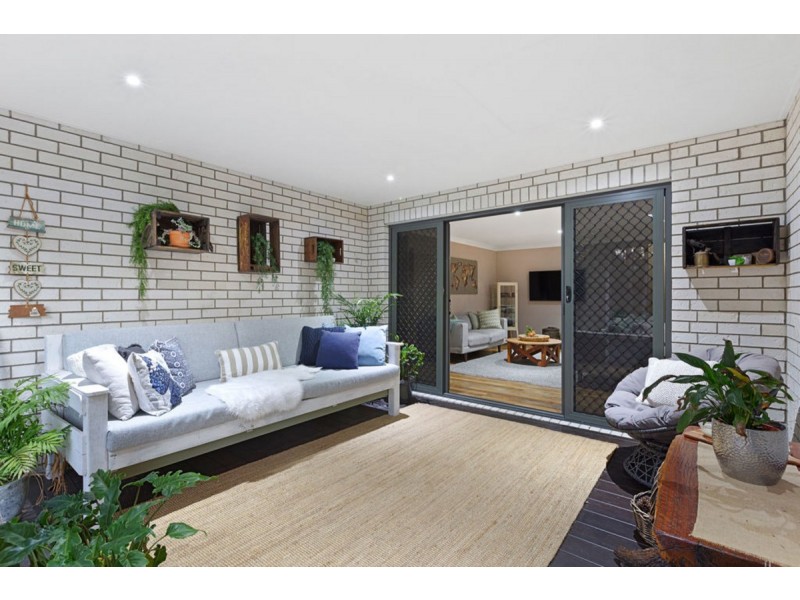 2 Crimson Rosella Close, Gilston QLD 4211