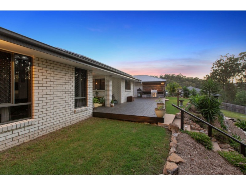 2 Crimson Rosella Close, Gilston QLD 4211