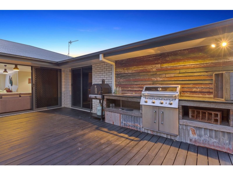 2 Crimson Rosella Close, Gilston QLD 4211