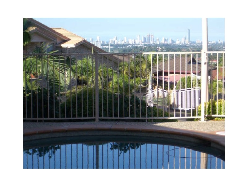 28 Piccadilly Place, Highland Park QLD 4211