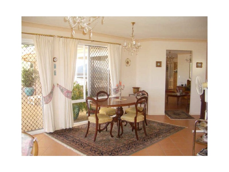 28 Piccadilly Place, Highland Park QLD 4211
