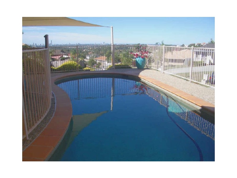28 Piccadilly Place, Highland Park QLD 4211