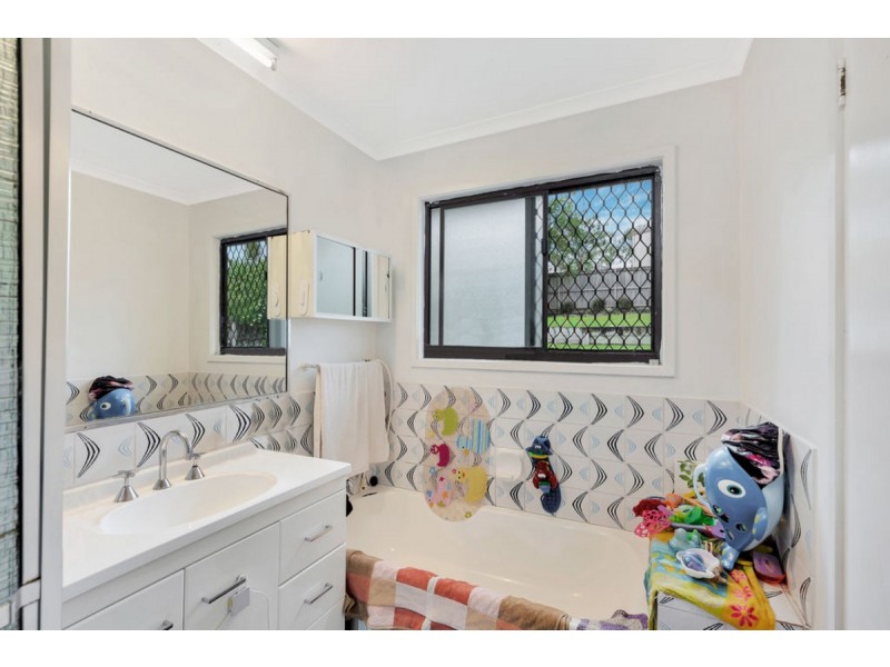 24 Plum Parade, Nerang QLD 4211