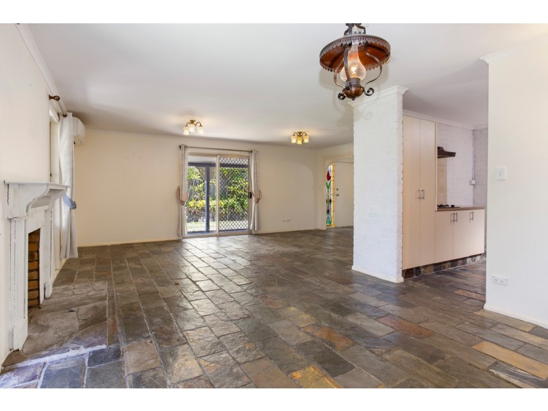 3 Rednal Court, Carrara QLD 4211