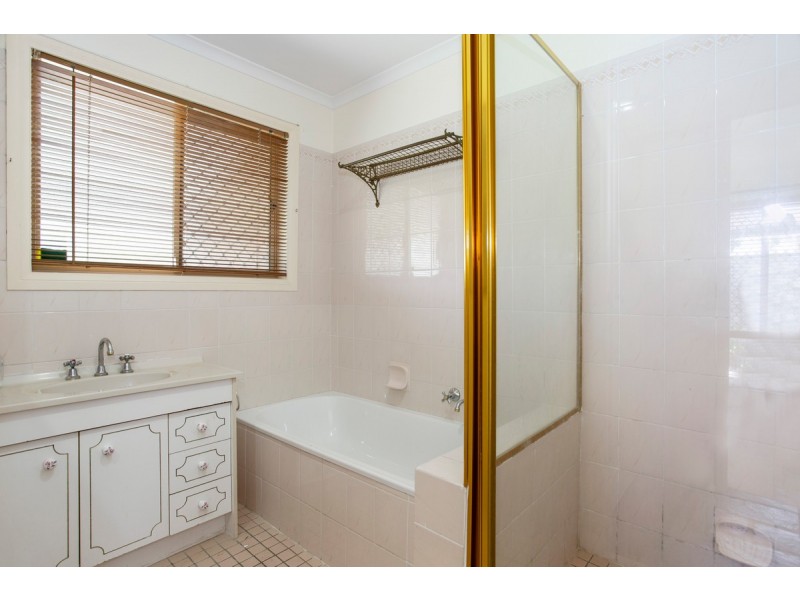 3 Rednal Court, Carrara QLD 4211