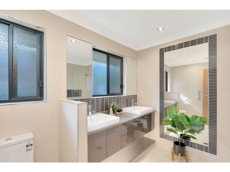 3 Paddington Drive, Carrara QLD 4211