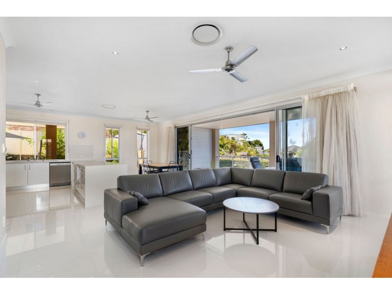 24 Ballah Crescent, Highland Park QLD 4211