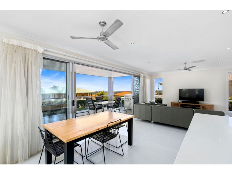 24 Ballah Crescent, Highland Park QLD 4211