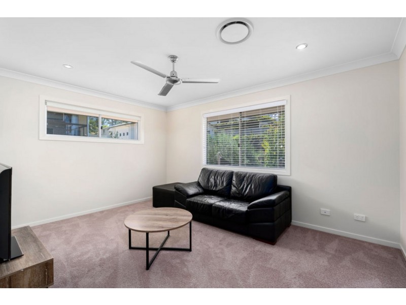 24 Ballah Crescent, Highland Park QLD 4211