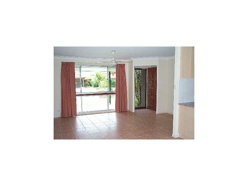 8 St Petersburg Place, Nerang QLD 4211