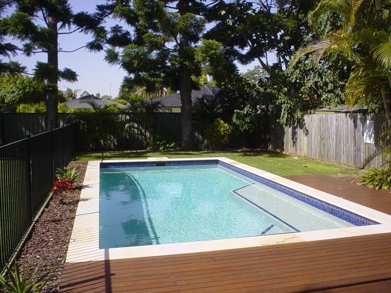 8 St Petersburg Place, Nerang QLD 4211