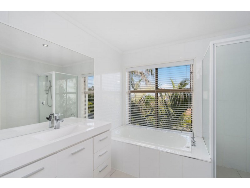 7 Bellavista Close, Highland Park QLD 4211