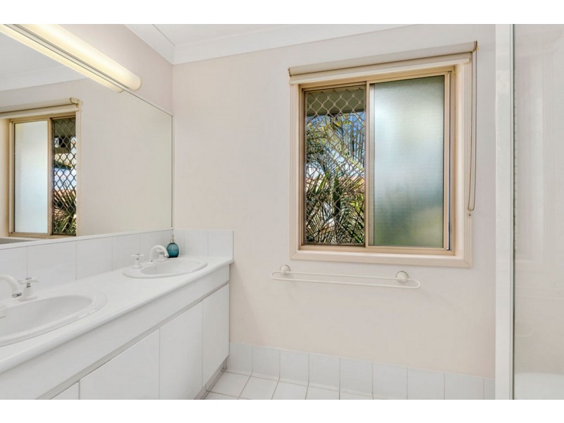 82/152 Palm Meadows Drive, Carrara QLD 4211