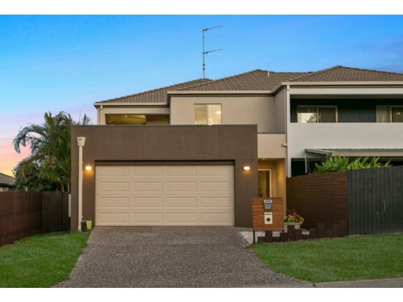 1/16 Bluetail Crescent, Upper Coomera QLD 4209