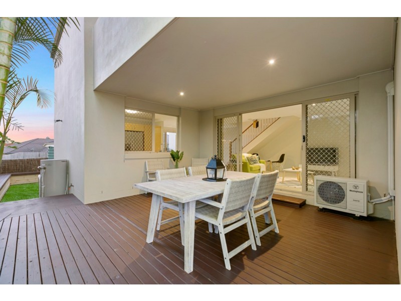1/16 Bluetail Crescent, Upper Coomera QLD 4209