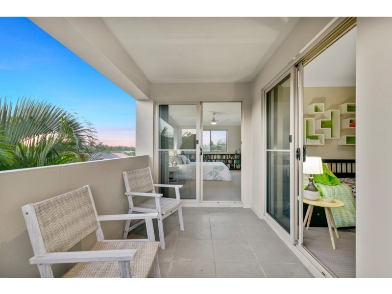 1/16 Bluetail Crescent, Upper Coomera QLD 4209