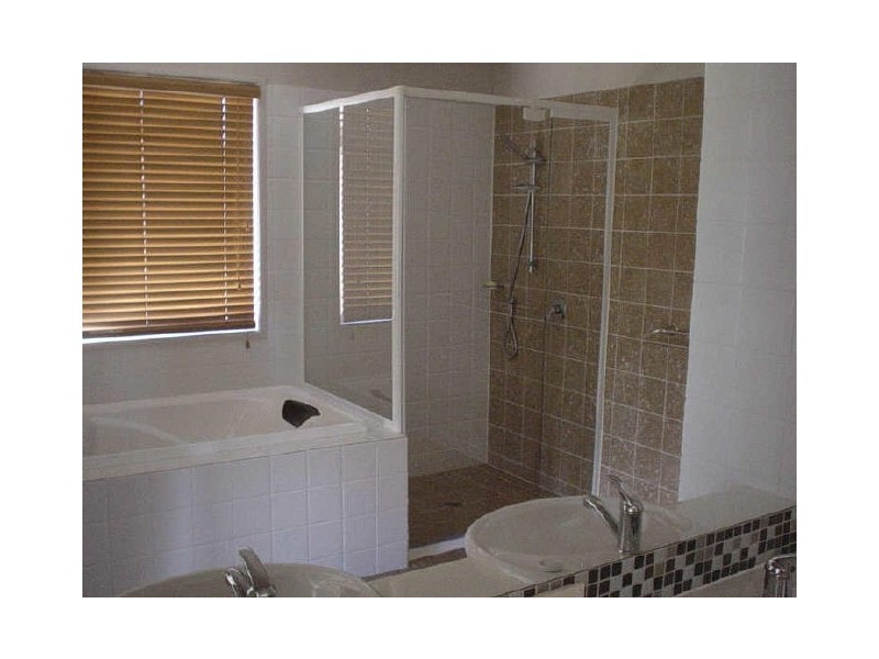 45 Riverwood Drive, Ashmore QLD 4214