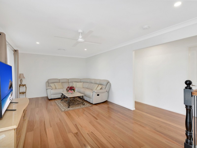 4 Bellavista Close, Highland Park QLD 4211