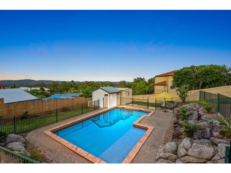 4 Bellavista Close, Highland Park QLD 4211