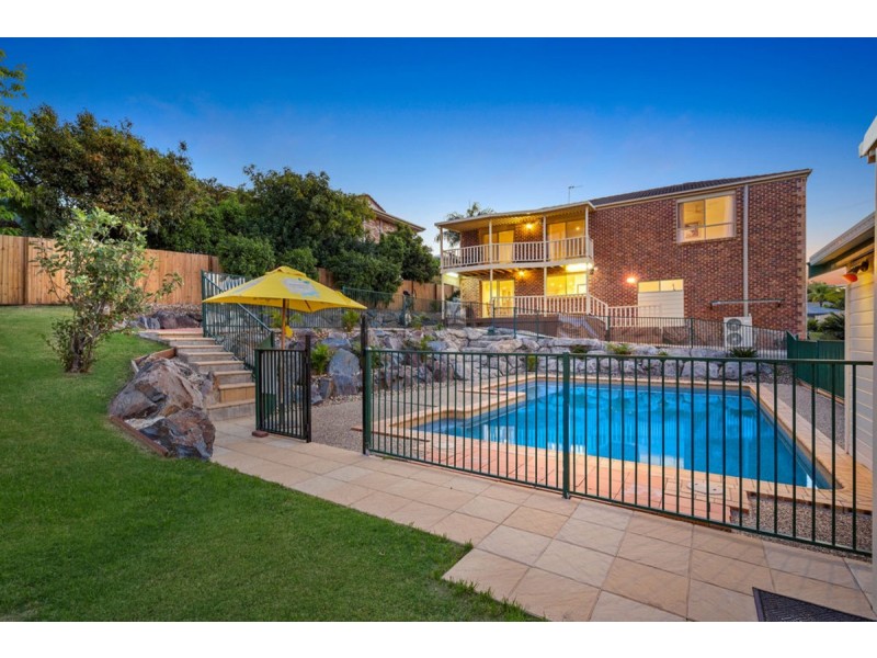 4 Bellavista Close, Highland Park QLD 4211