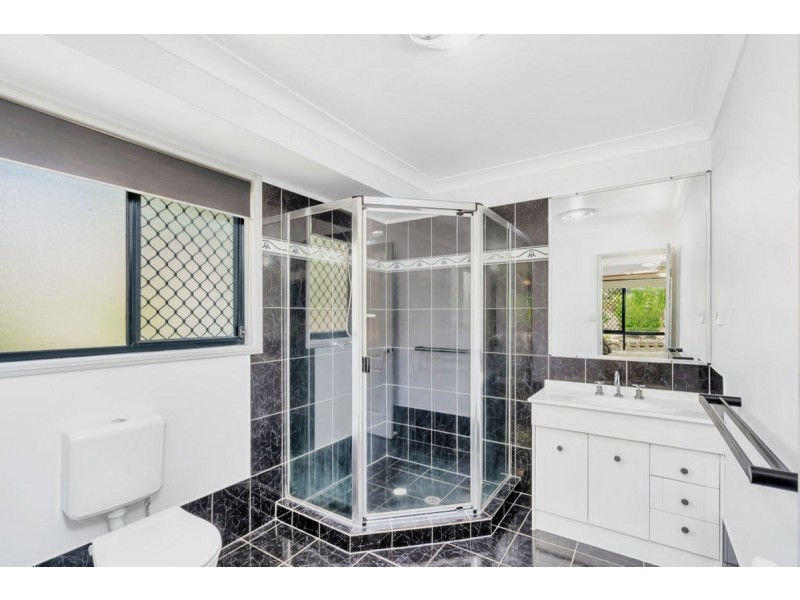 8 The Oval Drive, Mount Nathan QLD 4211