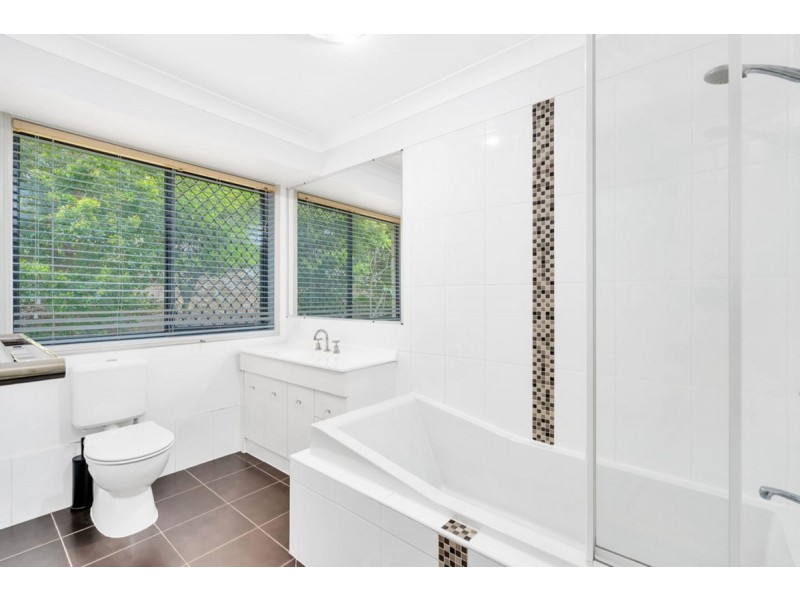 8 The Oval Drive, Mount Nathan QLD 4211