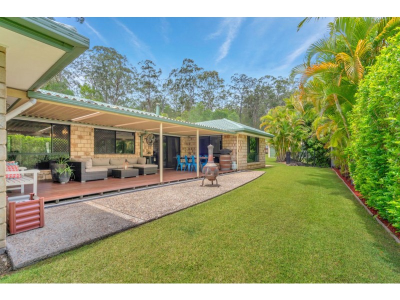 8 The Oval Drive, Mount Nathan QLD 4211